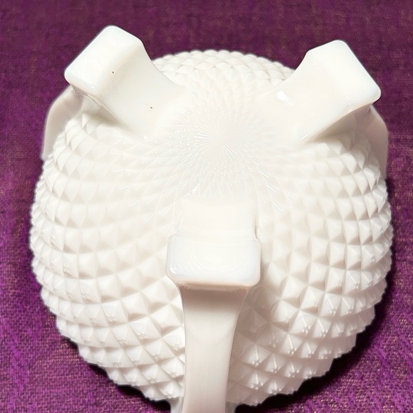 VINTAGE WESTMORELAND? ROUND HOBNAIL FOOTED WHITE MILK GLASS ASHTRAY SALSA DISH - Picture 3 of 7